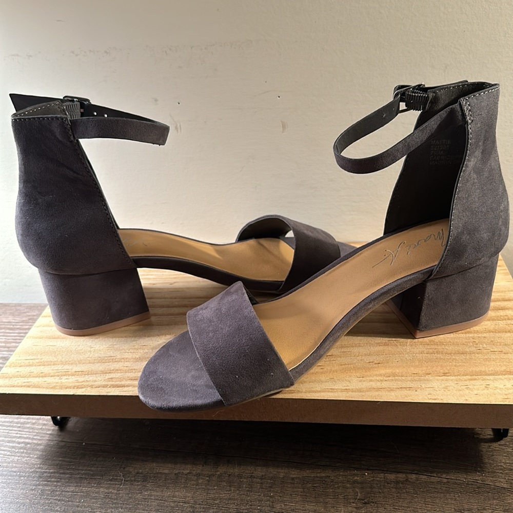 Mari A Mattie Grey Ankle Strap Sandals Size 7.5
